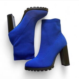 Shoe Dazzle Minetta Block Heel Bootie in Sky Diver Blue, Size 9.5